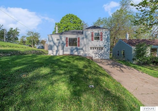 3302 N 54th St, Omaha, NE 68104