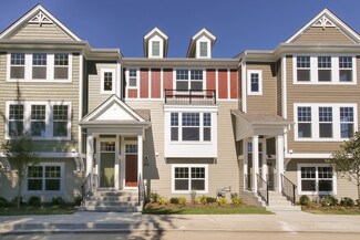 125 Waterbury Cir, Schaumburg, IL 60193