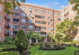 67-38 108th St Unit A53, Forest Hills, NY 11375