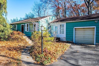 290 Fresh Ponds Rd, North Brunswick, NJ 08902