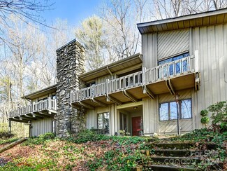 208 Estate Dr, Hendersonville, NC 28739