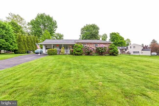 30 Meadow Ln, Richboro, PA 18954