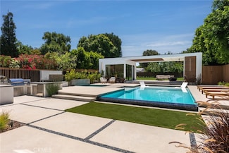 22930 Dolorosa St, Woodland Hills, CA 91367
