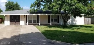 16 Nottingham Cir, Gulfport, MS 39503