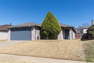 8705 Hunters Creek Ct, Fort Worth, TX 76123