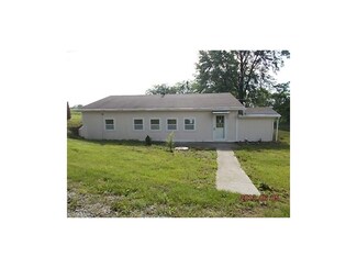 30406 E 315th St, Garden City, MO 64747