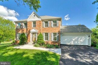 3004 Dower House Dr, Herndon, VA 20171
