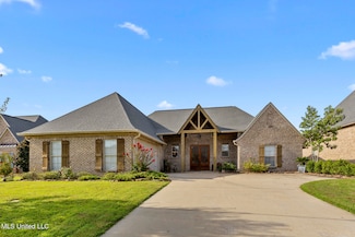 313 Royal Pond Cir, Flowood, MS 39232