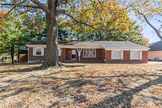 12923 Beacon Ave, Grandview, MO 64030