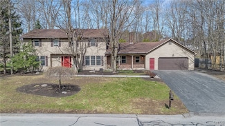 7266 Wakefield Dr, Fayetteville, NY 13066