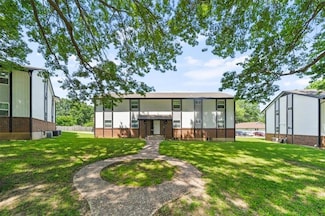 904 Twin Oaks Terrace, Harrisonville, MO 64701