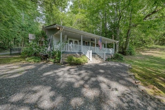 2284 Lovingood Rd, Hiawassee, GA 30546