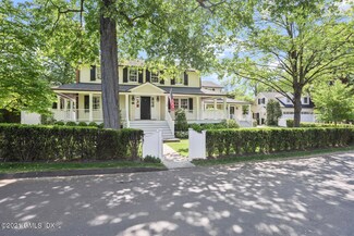 1 Meadow Rd, Riverside, CT 06878