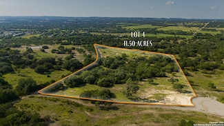 938 Lindeman Ln, Blanco, TX 78606