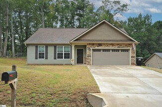 107 Robin Ct, Belton, SC 29627
