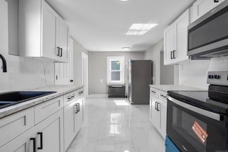 188 Shaw St, New London, CT 06320