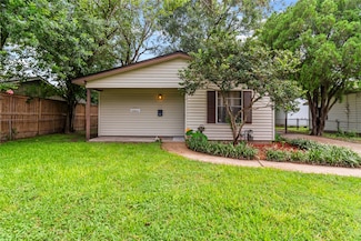 514 E Foley St, Alvin, TX 77511