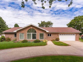 403 W Catherine St, Milford, IN 46542