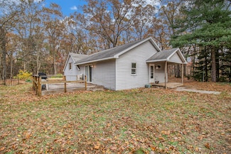 65 S Mill Iron Rd, Muskegon, MI 49442
