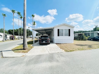 29 Oakwood Dr, Thonotosassa, FL 33592