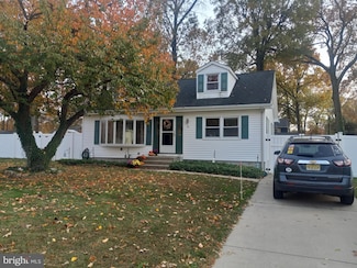 15 18th St, Burlington, NJ 08016