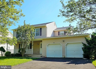 10 Blossom Dr, Ewing, NJ 08638