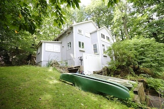 2 Dale St, Wellesley, MA 02482