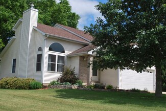 128 Windward Ln, Rochelle, IL 61068