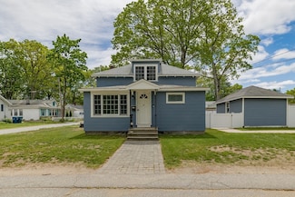 18 Vernon St, Tewksbury, MA 01876