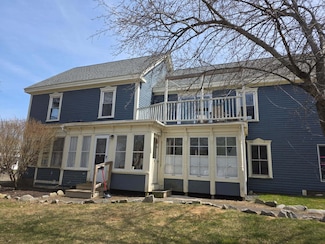 2 Maple St, Hallowell, ME 04347