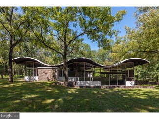 315 Goat Hill Rd, Lambertville, NJ 08530