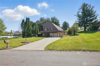 680 Suncrest Dr, Springfield, OH 45503
