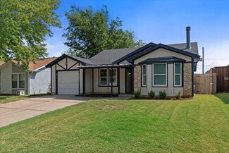 5407 Spring Willow Dr, Arlington, TX 76018