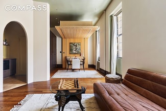 207 W 21st St Unit 3, New York, NY 10011