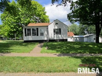 2306 Bellevue Ave, Bettendorf, IA 52722