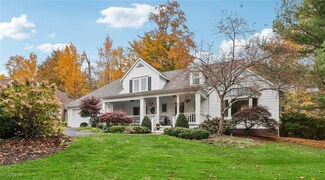 17407 Wildoak Place Unit 2, Chagrin Falls, OH 44023
