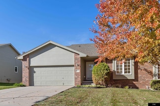 5722 N 167th Avenue Cir, Omaha, NE 68116