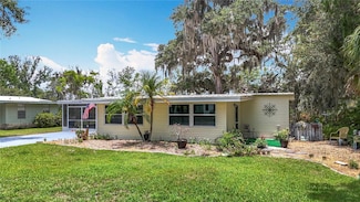 50 Seminole Path, Wildwood, FL 34785