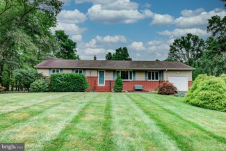 5 Fabrow Dr, Titusville, NJ 08560