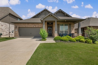 1305 Saddle Ridge Dr, Aubrey, TX 76227