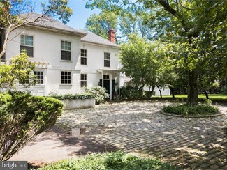 1127 Red Rose Ln, Villanova, PA 19085