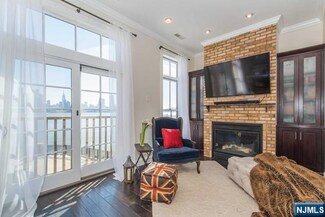 8 Regency Place Unit 8, Weehawken, NJ 07086