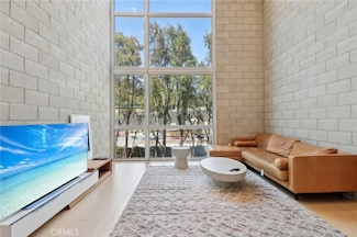 3450 Cahuenga Blvd W Unit 905, Los Angeles, CA 90068