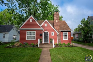 1829 SW Pembroke Ln, Topeka, KS 66604