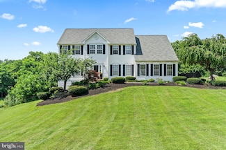 600 Pinnacle Dr, Bunker Hill, WV 25413