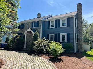 16 Pinevale Ave, Wellesley, MA 02482
