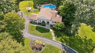 14 Old Chimney Rd, Randolph, NJ 07869