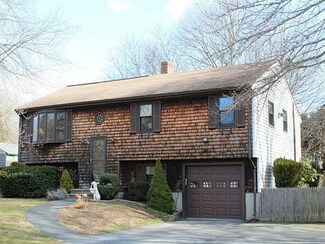 215 Holly Cir, Tiverton, RI 02878
