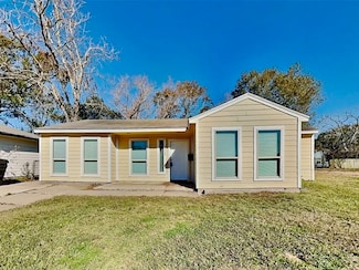 5939 Belcrest St, Houston, TX 77033