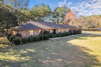 1065 Howell Rd, Purvis, MS 39475